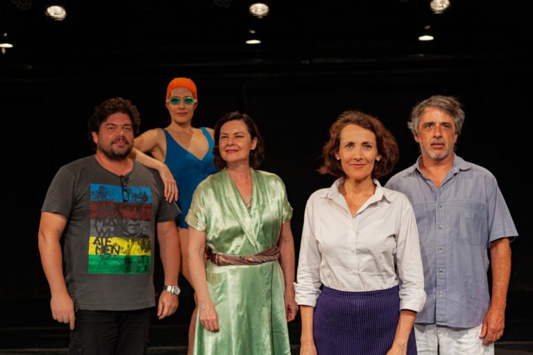 SESC COPACABANA APRESENTA A PEÇA  AO REDOR DA MESA, COM CLARICE LISPECTOR